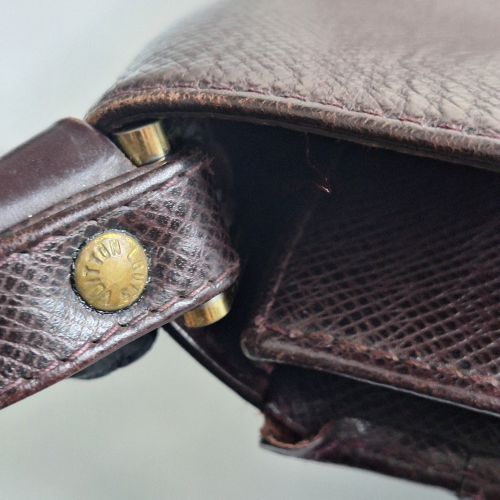 Louis Vuitton Taiga Selenga Pochette Grizzli - Picture 12 of 12